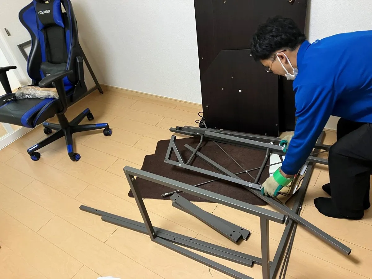 「2DKのマンションから椅子・机を回収させていただきました」作業写真
